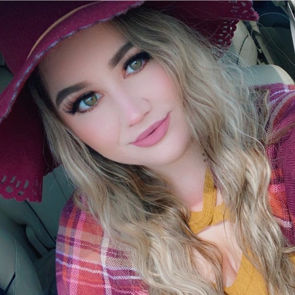 Meet your Posher, Tasia - Picture 1 of 1